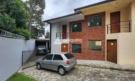 Sobrado em Pequeno Condomínio Fechado à venda, Com 2 quartos, 2 banheiros e 3 vagas de garagem. 31