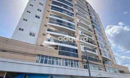 Apartamento contendo 3 suítes e 2 vagas de garagem à venda no Edifício Monet, em uma localização pr