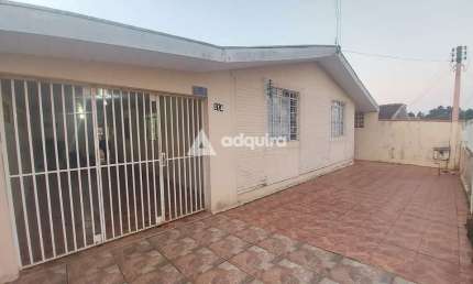 Casa em alvenaria, com 4 quartos, espço gourmet nos fundos à venda na Vila Dal Col - Uvaranas, Pont