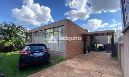 Espaçosa Casa Comercial para Locação  - Centro de Ponta Grossa - PR