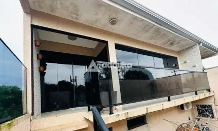 Casa mobiliada à venda, ampla suíte, casa 200m², terreno 275m², apenas uma quadra da avenida princi