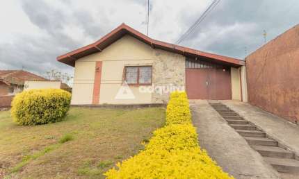 Casa com 3 quartos (1 suíte) 218 m² de área construída e 660 m² de terreno à venda em Uvaranas, Pon