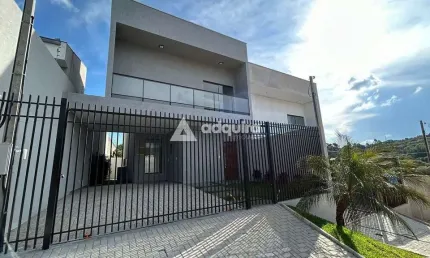 Sobrado à venda, com 3 suites e 3 vagas de garagem, no bairro Estrela, em Ponta Grossa, PR