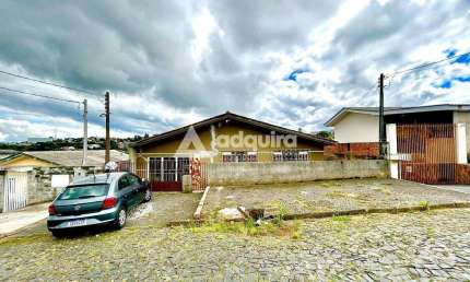Casa Térrea  à venda. Próxima a BR-376, com 490m² de terreno e 123,21m² de área útil. Chapada, Pont