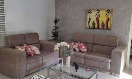 Casa com 2 apartamentos superiores em Veneza  -  Ipatinga