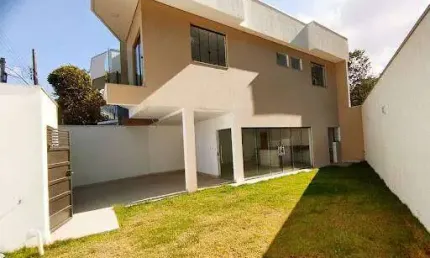 Oportunidade Imperdível! Casa Alto Padrão à Venda em Localização Privilegiada