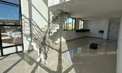 Luxuosa Cobertura no Cidade Nobre: Sala com Pé Direito Duplo !