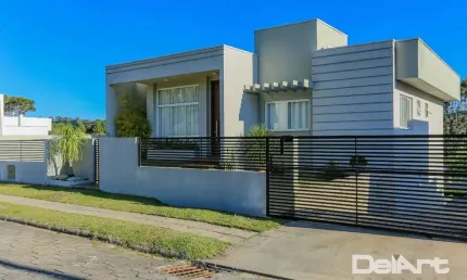 Casa residêncial em condomínio fechado (alto padrão) - com piscina aquecida em mafra/sc - 237.00m2 de construção - 535,00m2 de terreno.