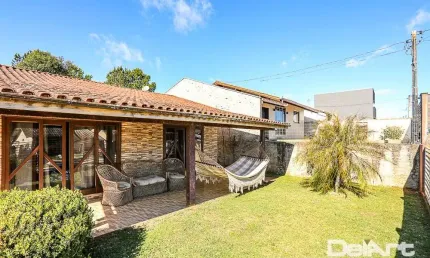 RESIDÊNCIA TÉRREA EM AMPLO TERRENO 460,00m2 - 180,00m2 (aproximado) de CONSTRUÇÃO - R$ 350.000,00 - Próximo ao Kartódromo
