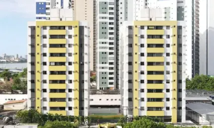 Apartamento com 3 dormitórios à venda, 75 m² por R$ 600.000,00 - Pina - Recife/PE