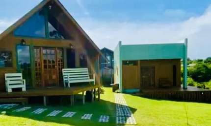 Condomínio com 4 Casas na Praia do Rosa, Próximo a Todo Comércio!