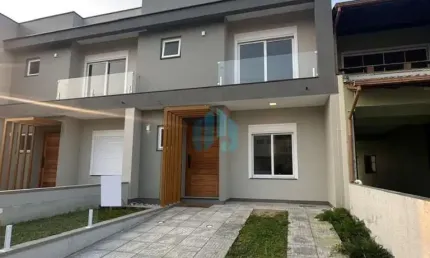 Belo Sobrado Novo, no Residencial Golfinho, Localizado no Centro de Garopaba!