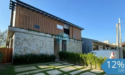 Lindas Casas Novas, Localizadas no Loteamento Panorâmico, no Centro de Garopaba!