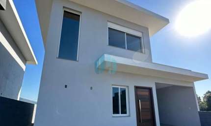 Linda Casa Nova, Localizada no Loteamento Campo Duna, em Garopaba!