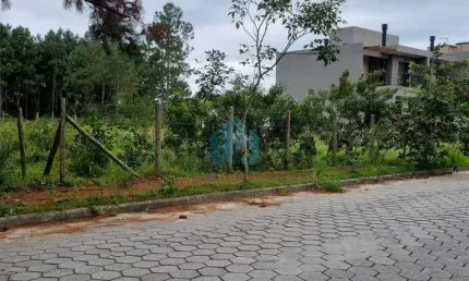 Terreno residencial e comercial, a 2 km da praia da barra, em garopaba!