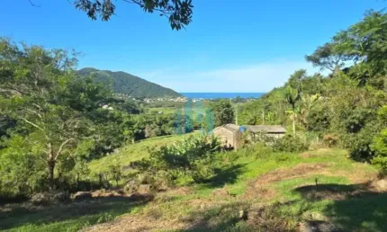 Amplo Terreno com Vista p/ Mar, Próximo à Cachoeira e 1,8 km da Praia do Siriú, em Garopaba!