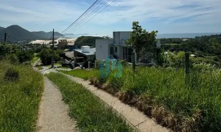 Amplo Terreno com Vista Permanente p/ Praia do Siriú, em Garopaba!