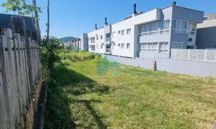 Amplo terreno residencial e comercial, localizado no bairro ferraz, em garopaba!