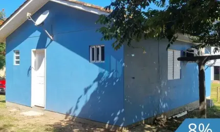 Casa em condomínio residencial, a 1,5 km do centro de garopaba!