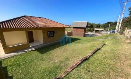 Casa a 2 km da Praia da Gamboa, Bairro Ribeirão, em Paulo Lopes.