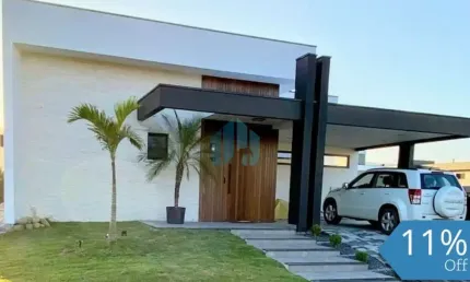 Linda Casa de Alto Padrão Localizada no Condomínio Garopaba Internacional!