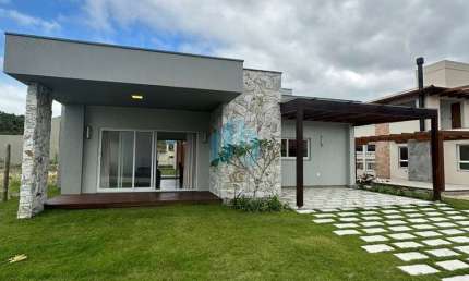 Casa do Poeta: Linda Casa em Condomínio Fechado, a 200 m da Praia do Siriú, em Garopaba!