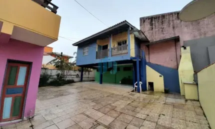 Ótimo imóvel residencial/comercial, localizado no centro de garopaba!