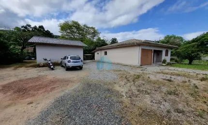 Sítio com 1 Hectare de Terreno, Localizado em Imaruí.