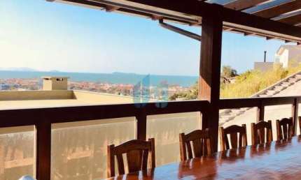 Linda Casa no Residencial Moradas do Mar, a 800 m da Praia Central, Bairro Ferraz, em Garopaba!