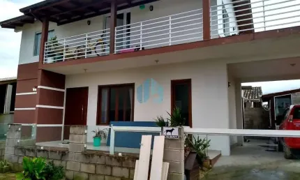 Dois Apartamentos em Alvenaria Localizados no Bairro Ambrósio, em Garopaba.