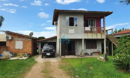 Sobrado Localizado no Bairro Encantada, em Garopaba, a Menos de 10 Minutos da Praia!