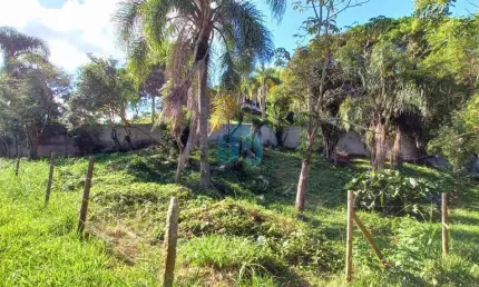 Terreno no Bairro Ferrugem, Próximo de Uma das Mais Belas Praias da Região, em Garopaba!