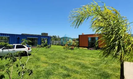 Duas Casas Containers a 200 m da Lagoa da Ibiraquera, Próximas das Praias do Rosa, Ouvidor e Luz!