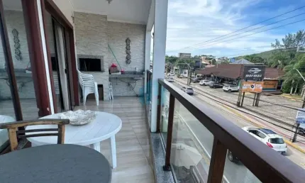 Belo Apartamento no Condomínio Boulevard Alto Garopaba, no Centro da Cidade!