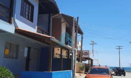 Pousada a 60 m da Praia Central de Garopaba, no Centro da Cidade!