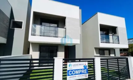 Bela Casa Localizada no Bairro Ferraz, em Garopaba!