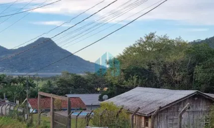 Sítio com Linda Vista p/ Lagoa do Siriú, Localizado no Bairro Macacu, em Garopaba!