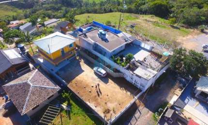 Linda Casa Nova Localizada Entre a Praia da Gamboa e Paulo Lopes!
