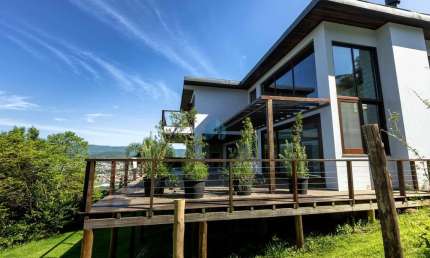 Linda Casa Exclusiva de Alto Padrão, em Condomínio Privado, Localizado na Praia da Silveira, em Garopaba!