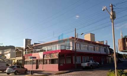Prédio Comercial de Frente para a Praia Central de Garopaba!