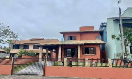 Locação Temporada! Casa a 235 m da Praia, Loteamento Morrinhos, em Garopaba! (Indisponível para Dezembro/Janeiro)