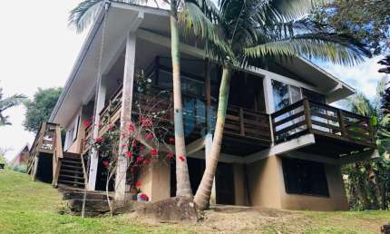 Linda Casa Próxima ao Centro da Cidade e Praia da Barra, Encantada | Garopaba - SC