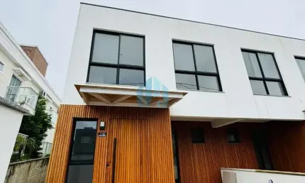 Lindo Sobrado com Ótimo Padrão de Acabamento, Residencial Due Colline, Ambrósio | Garopaba - SC