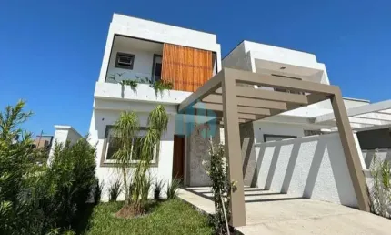 Lindos Sobrados com Acabamento de Alto Padrão, ao Lado do Centro da Cidade, Loteamento Pedra Branca, Areias de Palhocinha | Garopaba - SC