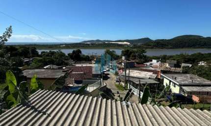 Casa com Vista Exuberante p/ Lagoa, Costa de Macacu | Garopaba - SC