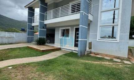 Bela Casa Alto Padrão Localizada a Poucos Minutos do Centro da Cidade, Areias de Palhocinha | Garopaba - SC