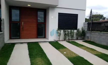 Bela Casa Térrea, a 800 m da Surfland, Campo Duna | Garopaba - SC