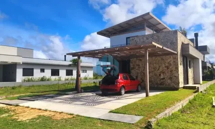Linda Casa de Alto Padrão, em Condomínio Fechado, Condomínio Rosa Internacional, Praia do Rosa | Imbituba - SC