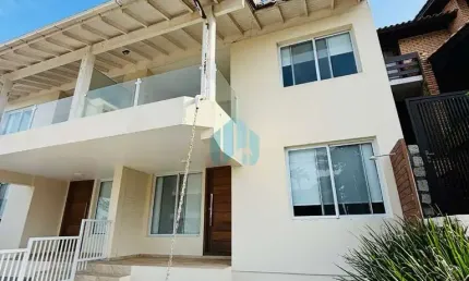 Linda Casa a 50 m do Mar, com Belíssima Vista, Loteamento Morrinhos, Ferraz | Garopaba - SC