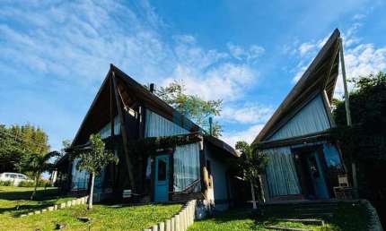 Linda Pousada com Três Lofts, na Praia do Rosa, Ibiraquera | Imbituba - SC
